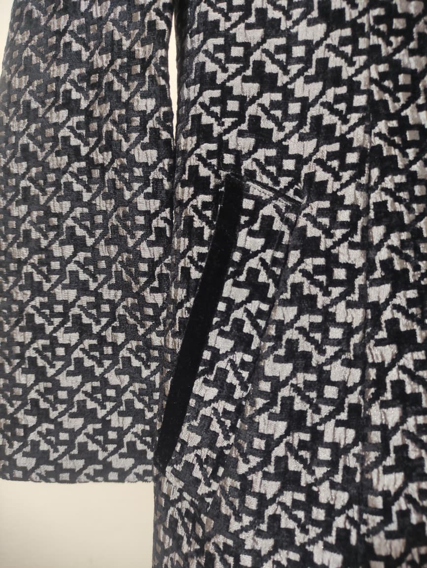 Black with a greyish abstract (17)