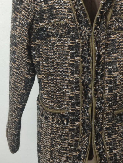 Blend of black, beige, and olive (36)